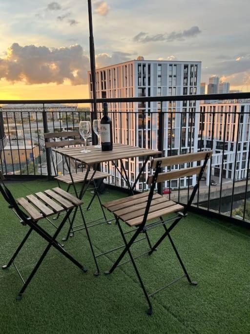 Cozy Flat With Balcony Διαμέρισμα Λονδίνο Εξωτερικό φωτογραφία